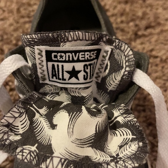 Grey converse size 7 - Picture 3 of 4